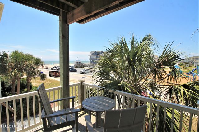 215 Summer Winds Place, Surf City, NC 28445