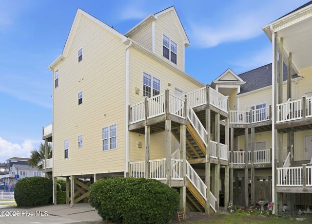 215 Summer Winds Place, Surf City, NC 28445