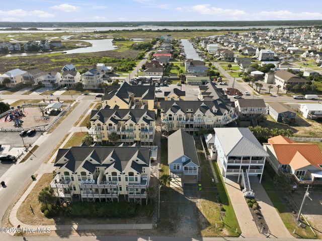 215 Summer Winds Place, Surf City, NC 28445