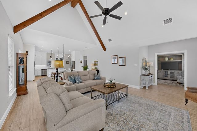 1573 Saylee Lane, Burleson, TX 76028