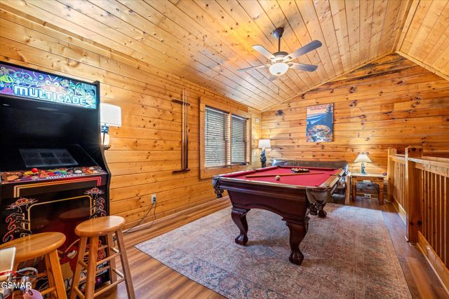 633 Chickasaw Gap Way, Pigeon Forge, TN 37863