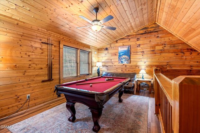 633 Chickasaw Gap Way, Pigeon Forge, TN 37863