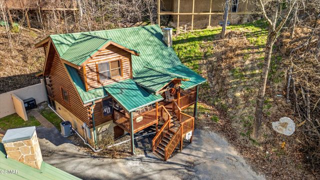 633 Chickasaw Gap Way, Pigeon Forge, TN 37863