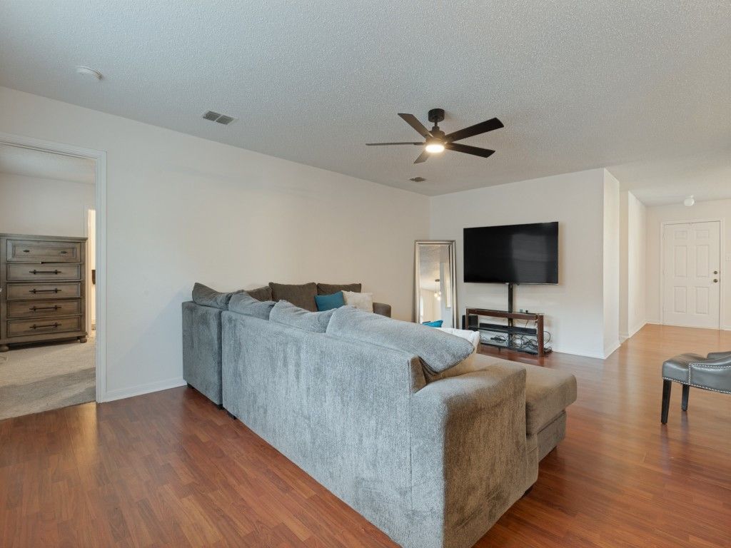 2043 Cap Rock Lane, Grand Prairie, TX 75052 — photo 2