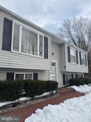 379 CLOVER CT, Glen Burnie, MD 21060