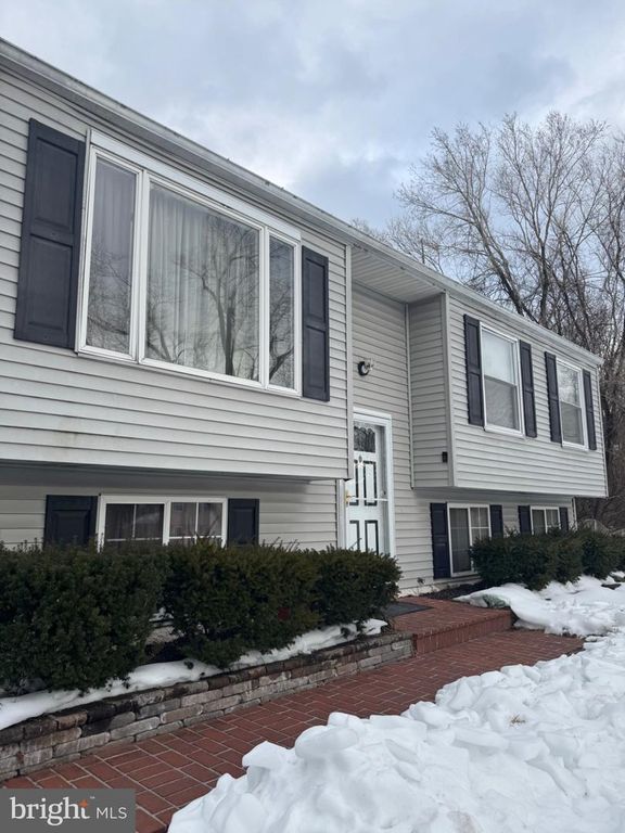 379 CLOVER CT, Glen Burnie, MD 21060