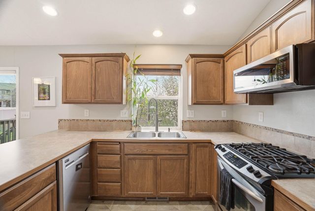 418 E Parker Dr, Colbert, WA 99005