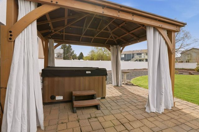 418 E Parker Dr, Colbert, WA 99005