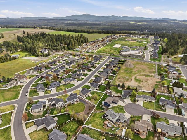 418 E Parker Dr, Colbert, WA 99005