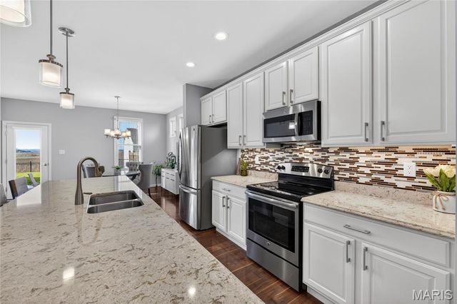 3548 Shire Lane, St Charles, MO 63301