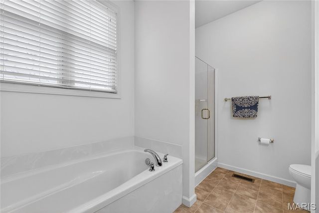 3548 Shire Lane, St Charles, MO 63301