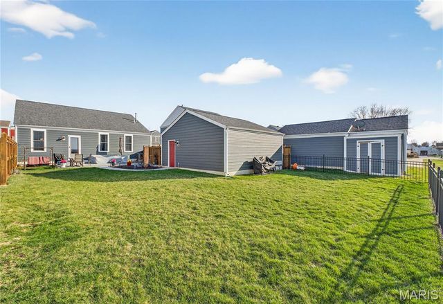 3548 Shire Lane, St Charles, MO 63301