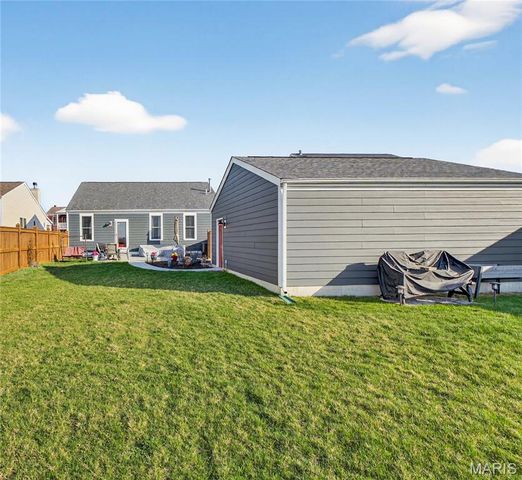 3548 Shire Lane, St Charles, MO 63301