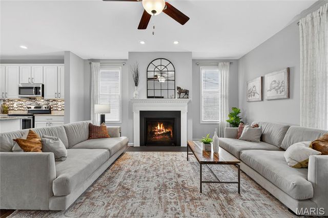 3548 Shire Lane, St Charles, MO 63301