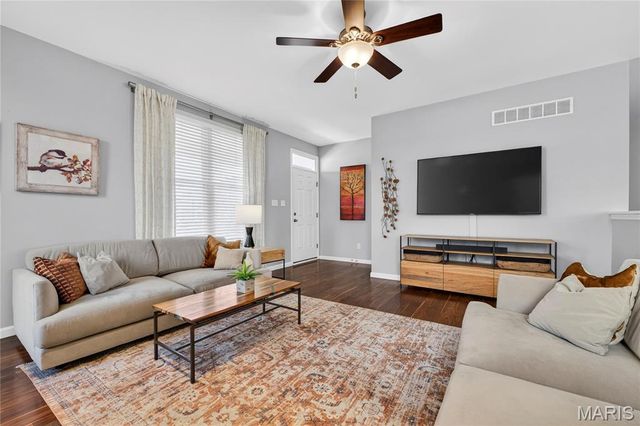 3548 Shire Lane, St Charles, MO 63301