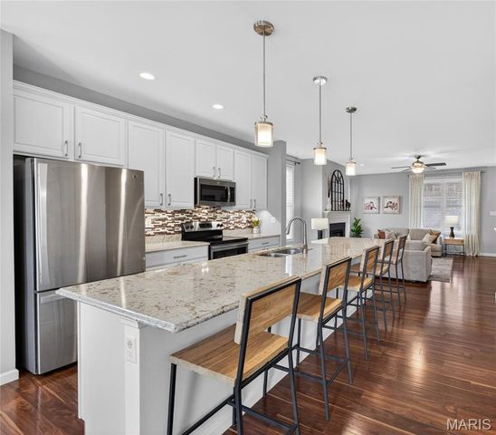 3548 Shire Lane, St Charles, MO 63301