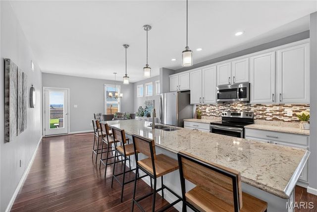 3548 Shire Lane, St Charles, MO 63301