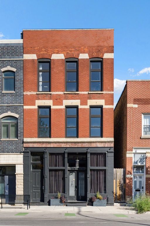 2256 W Grand Avenue, Chicago, IL 60612 — exterior