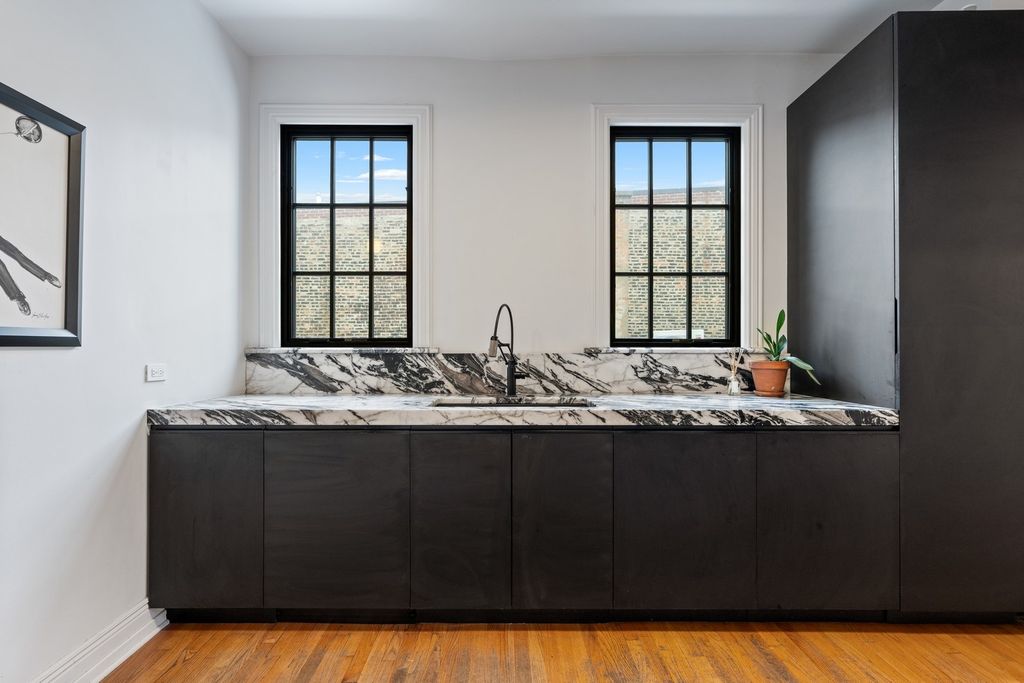 2256 W Grand Avenue, Chicago, IL 60612 — photo 2