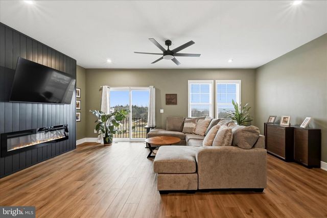 124 CHECKERSPOT WAY, Lake Frederick, VA 22630