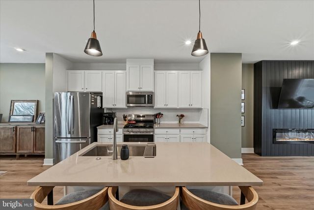 124 CHECKERSPOT WAY, Lake Frederick, VA 22630