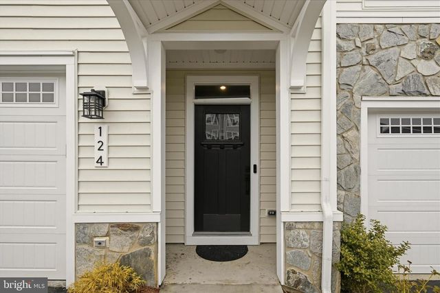 124 CHECKERSPOT WAY, Lake Frederick, VA 22630