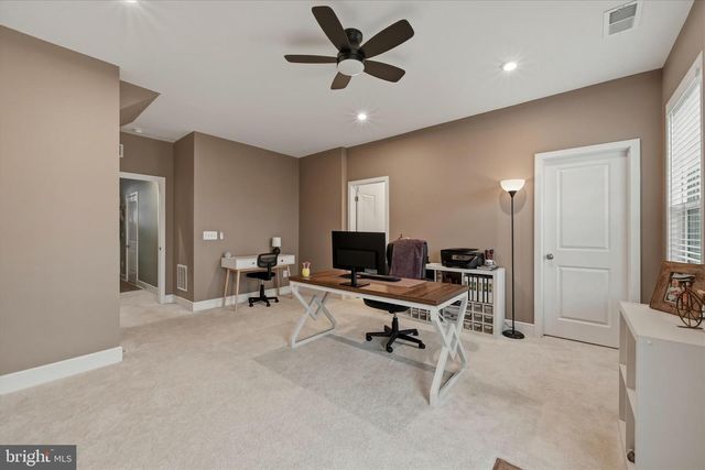 124 CHECKERSPOT WAY, Lake Frederick, VA 22630