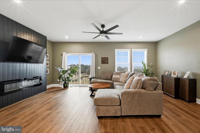 124 CHECKERSPOT WAY, Lake Frederick, VA 22630