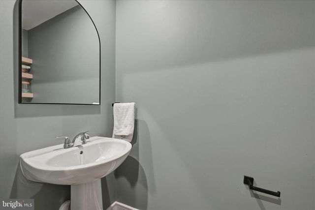 124 CHECKERSPOT WAY, Lake Frederick, VA 22630