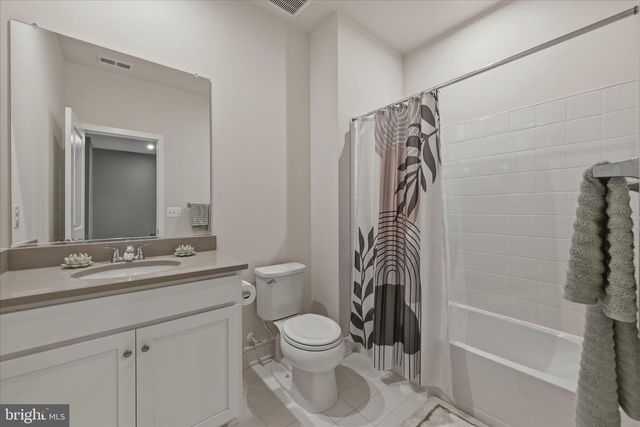 124 CHECKERSPOT WAY, Lake Frederick, VA 22630