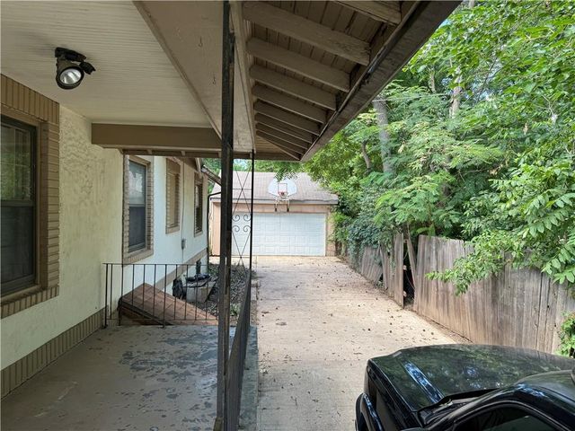 1812 E 135th Street, Grandview, MO 64030