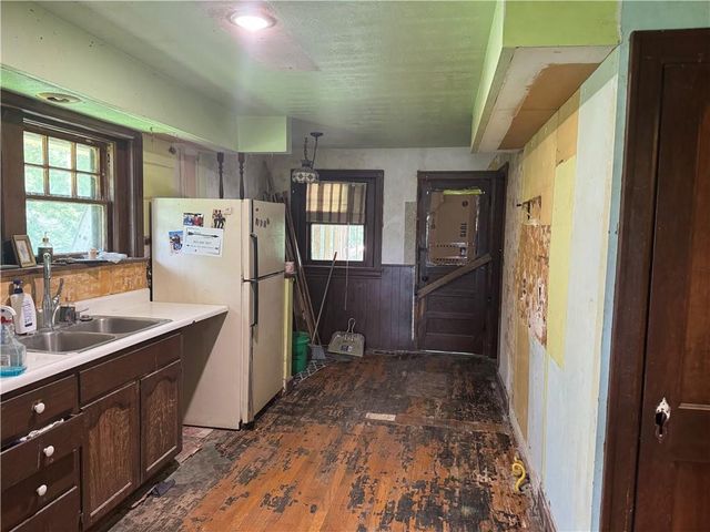 1812 E 135th Street, Grandview, MO 64030