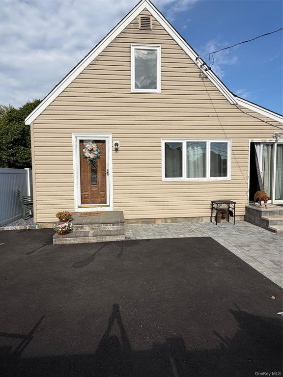 8 Johnson Place A, Baldwin, NY 11510