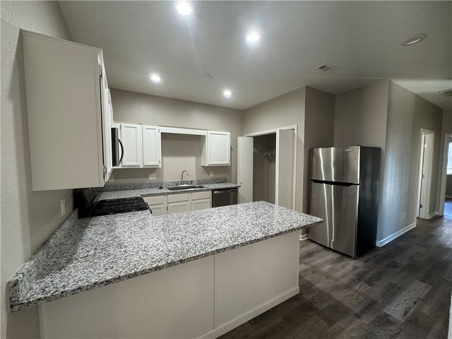 503 N 7Th Street, Rogers, AR 72756