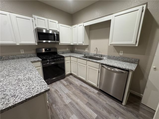 503 N 7Th Street, Rogers, AR 72756