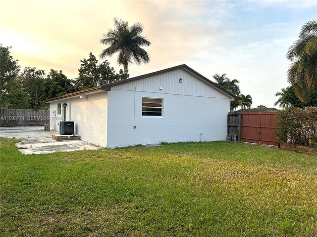 1666 SW 3rd Ct, Homestead, FL 33030