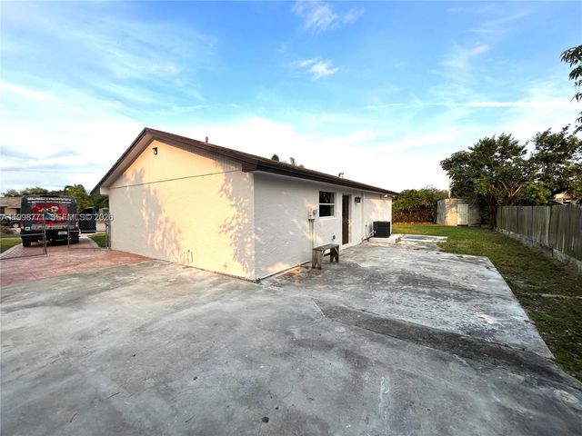 1666 SW 3rd Ct, Homestead, FL 33030