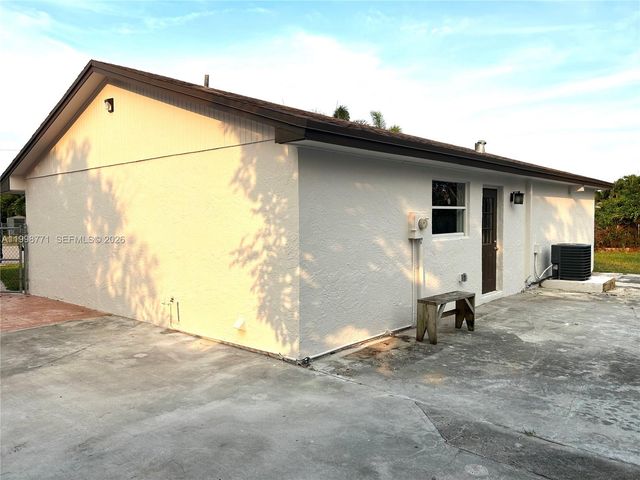 1666 SW 3rd Ct, Homestead, FL 33030