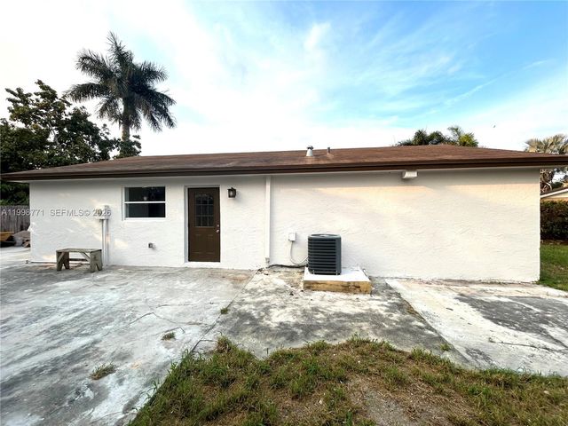 1666 SW 3rd Ct, Homestead, FL 33030