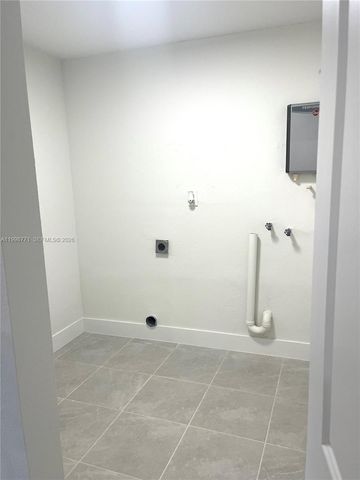 1666 SW 3rd Ct, Homestead, FL 33030