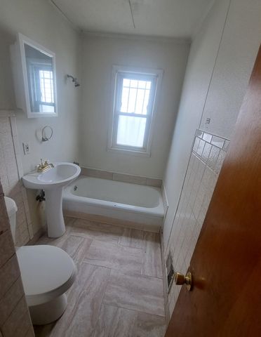 218 W Pulaski Street, Flint, MI 48505