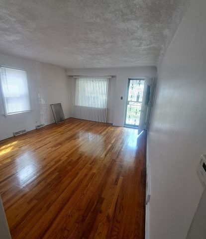 218 W Pulaski Street, Flint, MI 48505