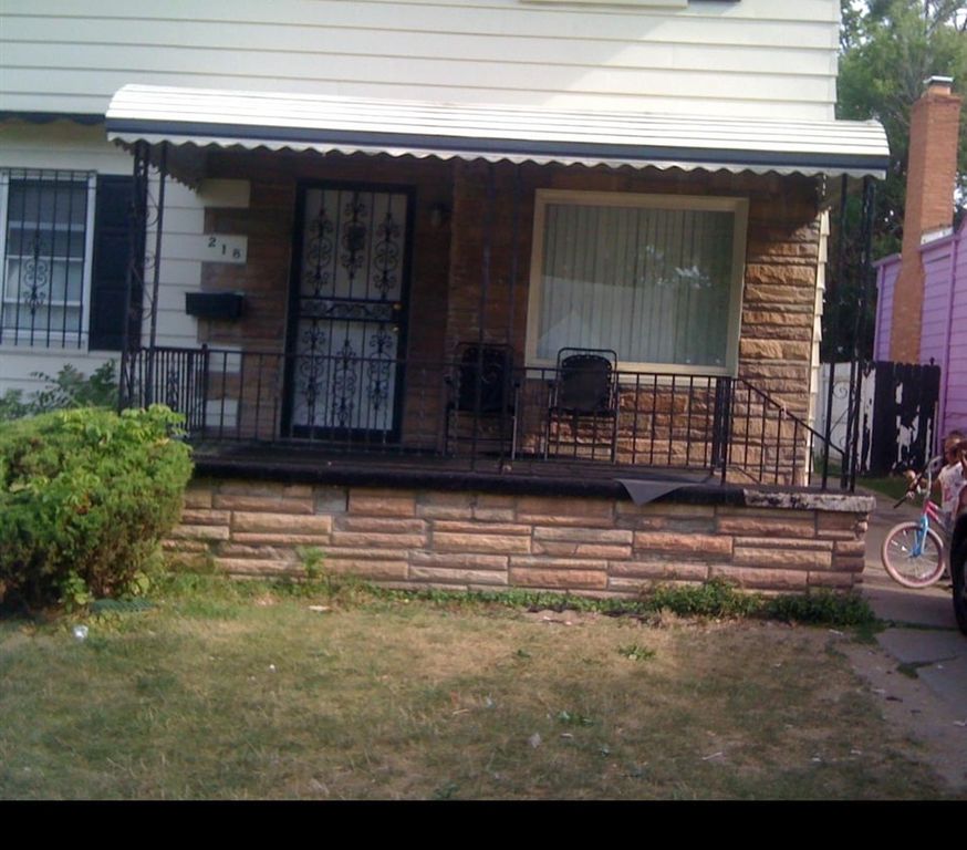 218 W Pulaski Street, Flint, MI 48505