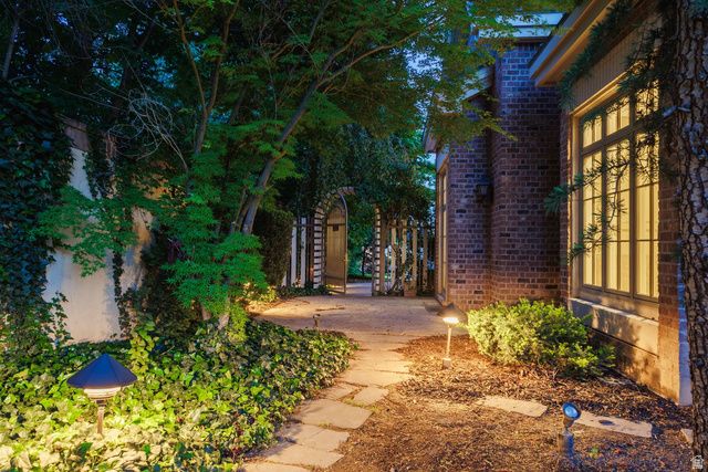 1489 E MILLCREEK WAY, Salt Lake City, UT 84106