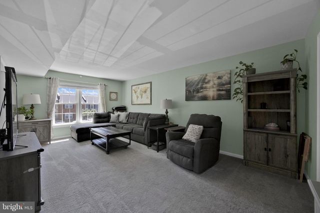 2465 WINDBREAK DR, Alexandria, VA 22306