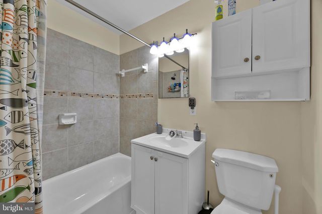 2465 WINDBREAK DR, Alexandria, VA 22306