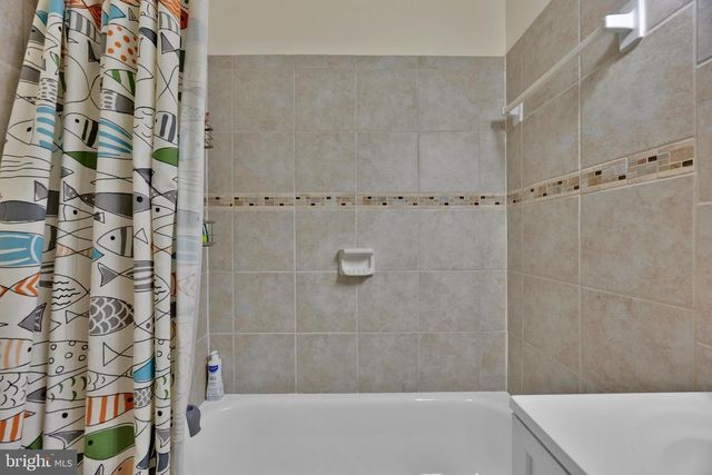 2465 WINDBREAK DR, Alexandria, VA 22306