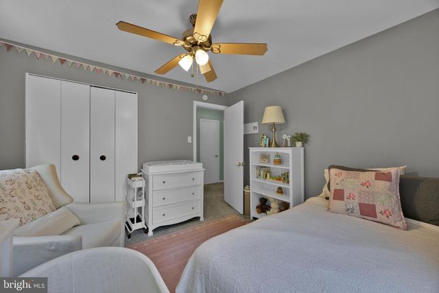 2465 WINDBREAK DR, Alexandria, VA 22306