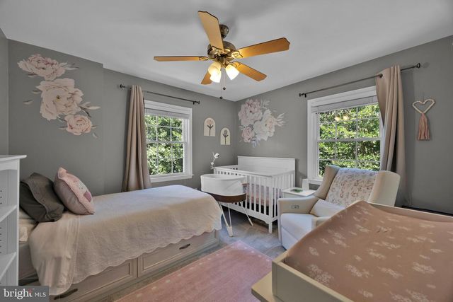 2465 WINDBREAK DR, Alexandria, VA 22306