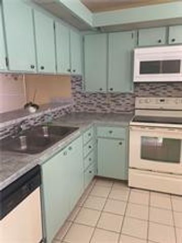 3635 Whitehall Drive 405, West Palm Beach, FL 33401